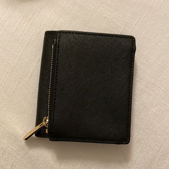 NWT Micheal Kors Wallet - Picture 3 of 4
